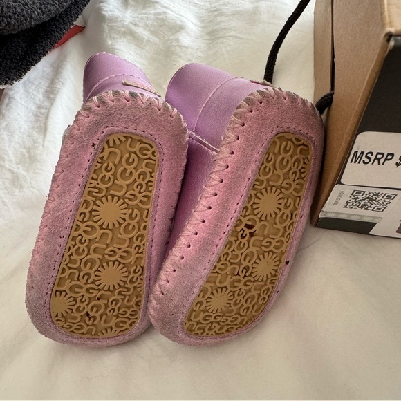 Ugg Australia Baby Size 0 - 6 Months Size 1 Pink Cassie Metallic Boots - Picture 2 of 3